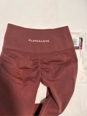 Alphalete High-Waist Scrunch Leggings - Brick Red